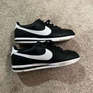 Discontinued Mens Nike Cortez Shoes